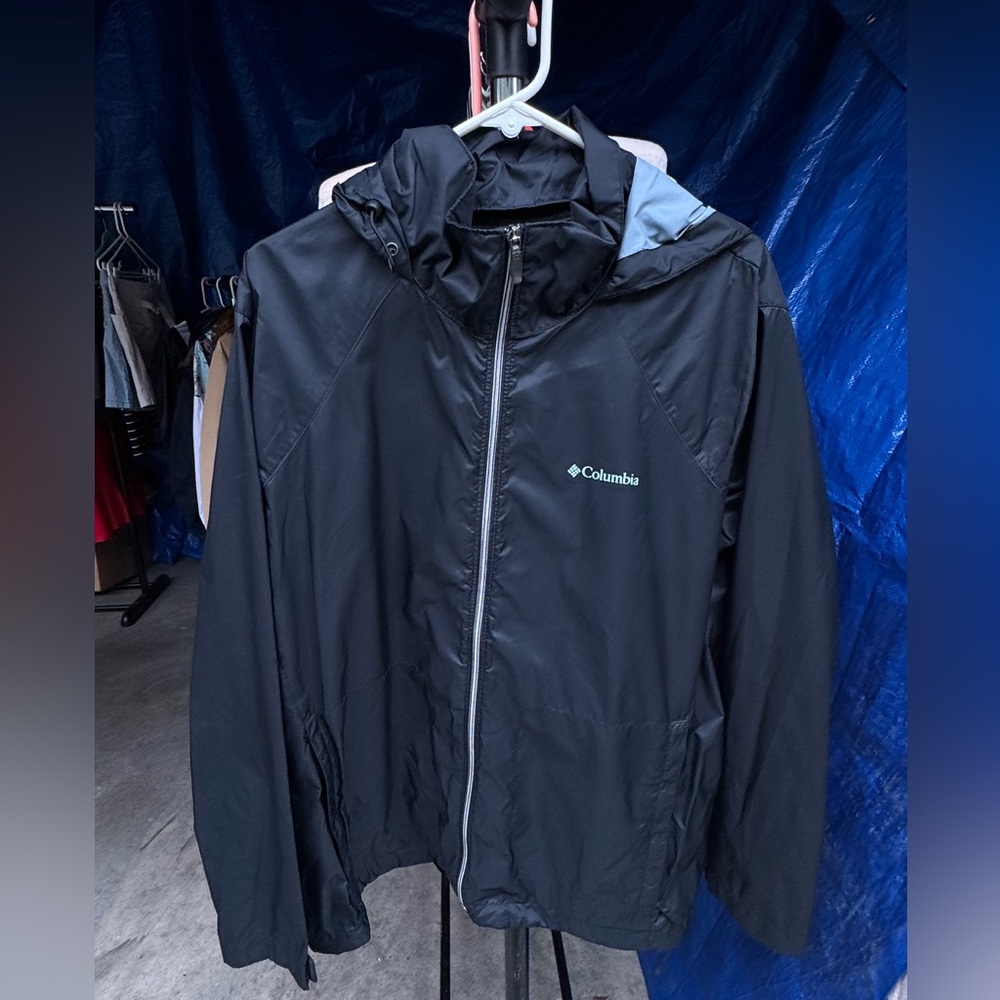 Columbia Black Rain jacket with zippered pockets